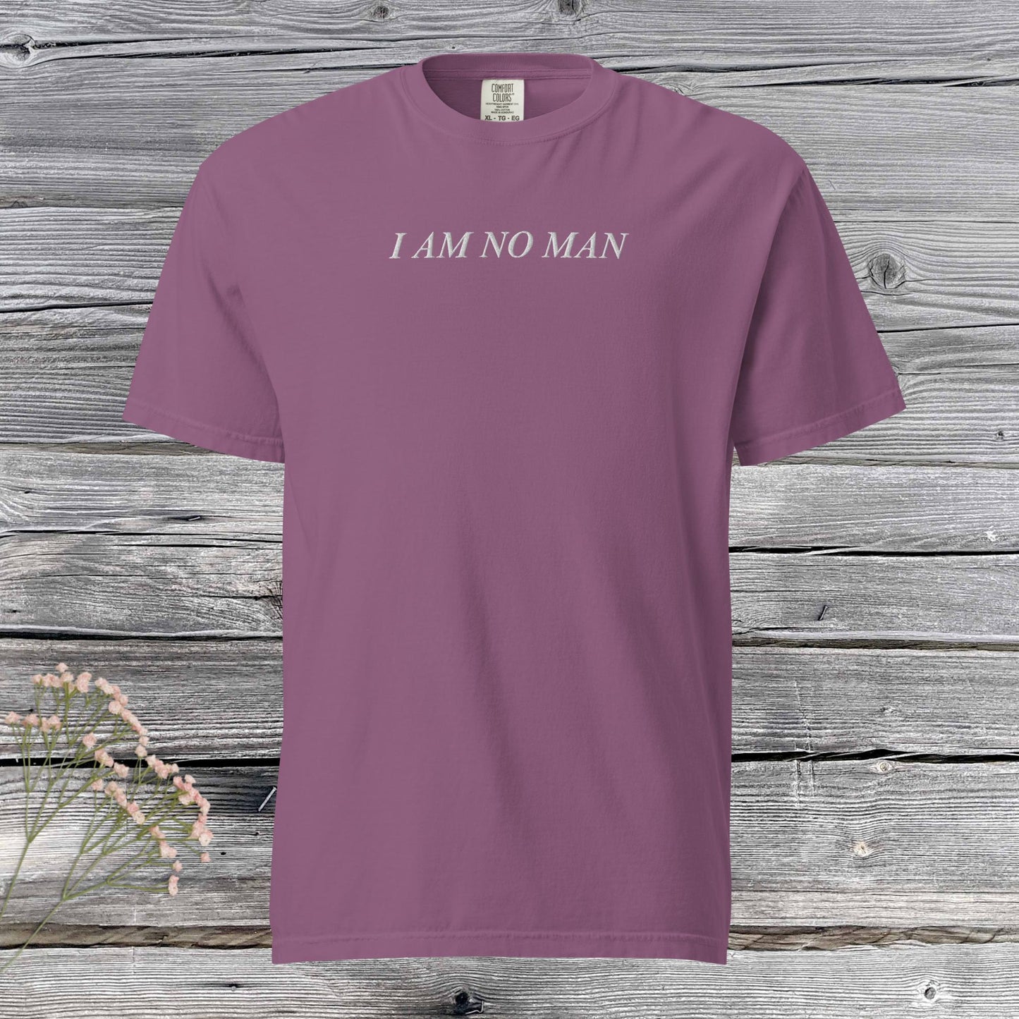 I AM NO MAN | t-shirt