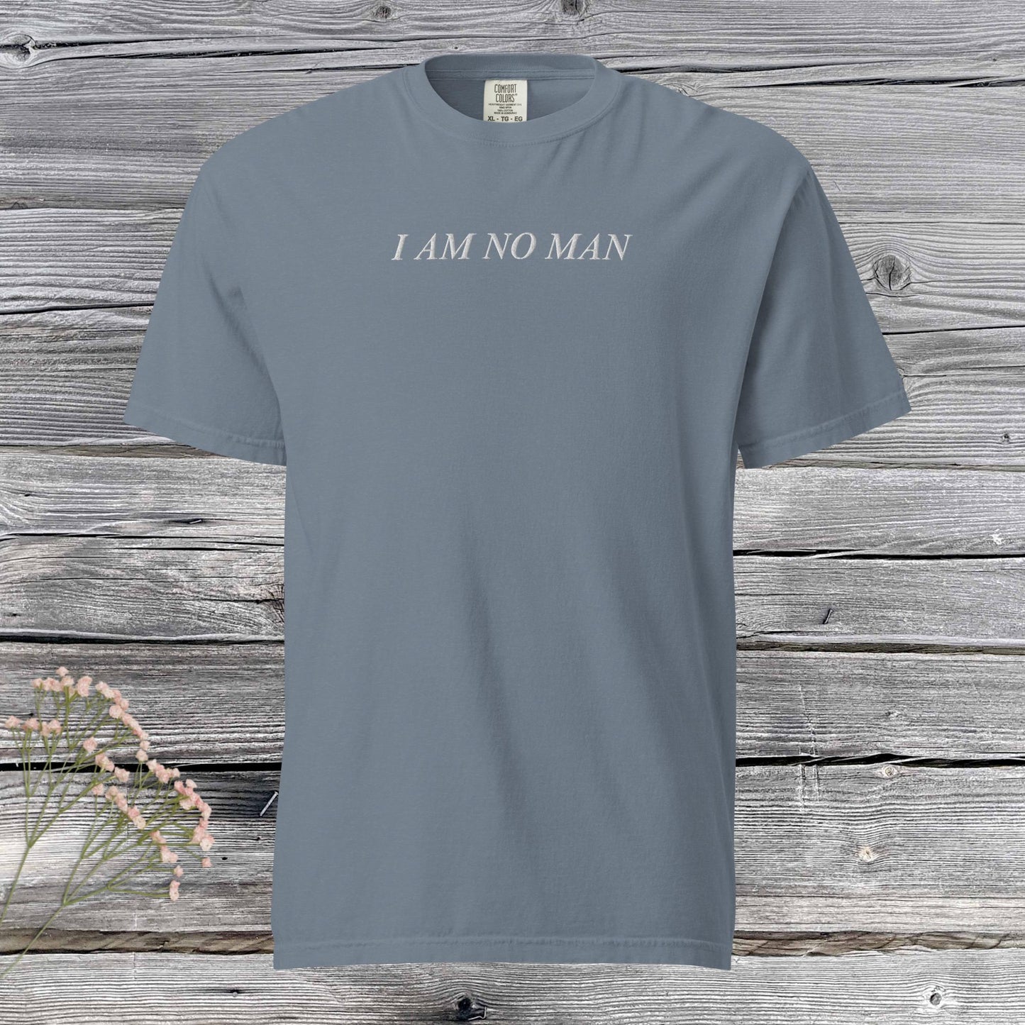 I AM NO MAN | t-shirt