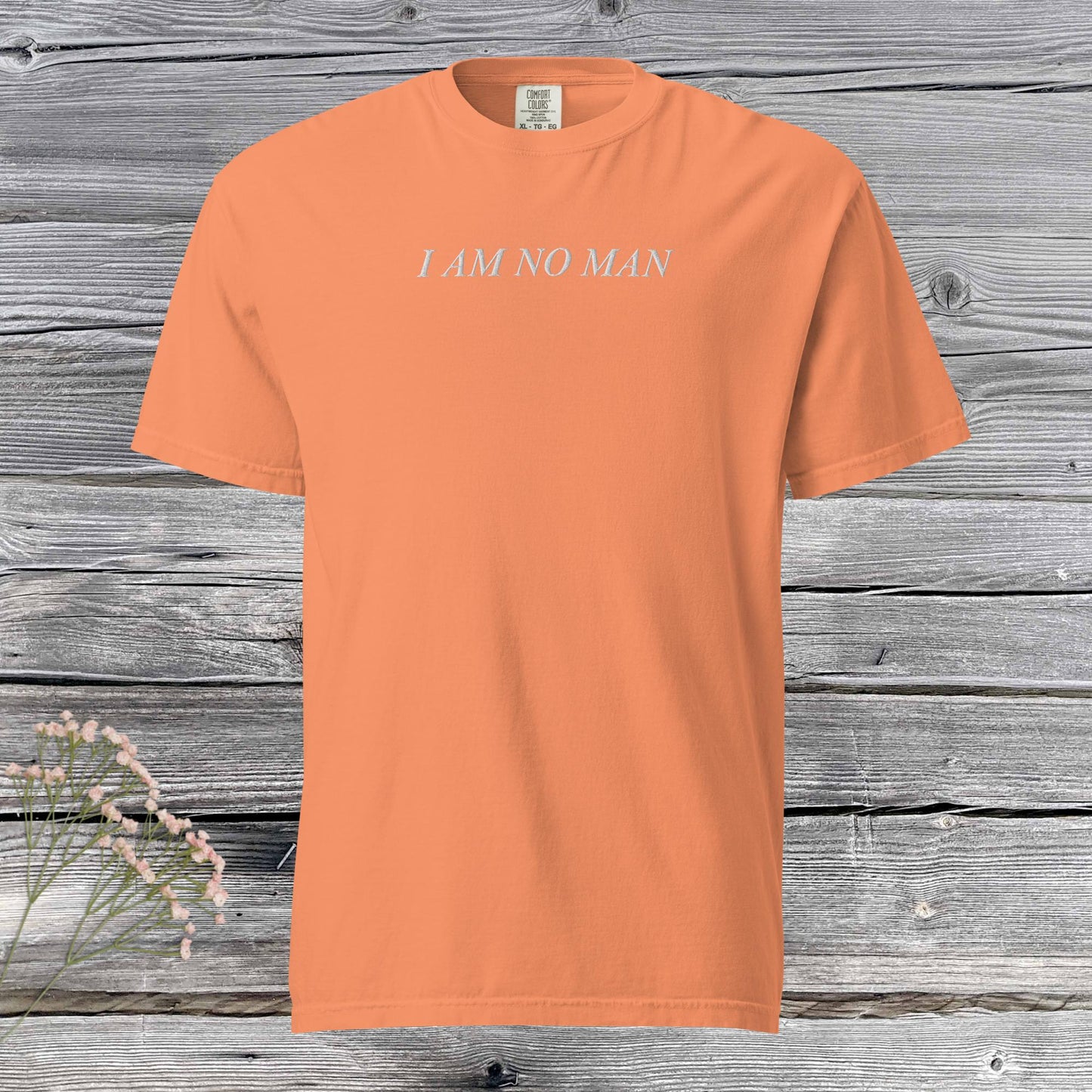 I AM NO MAN | t-shirt