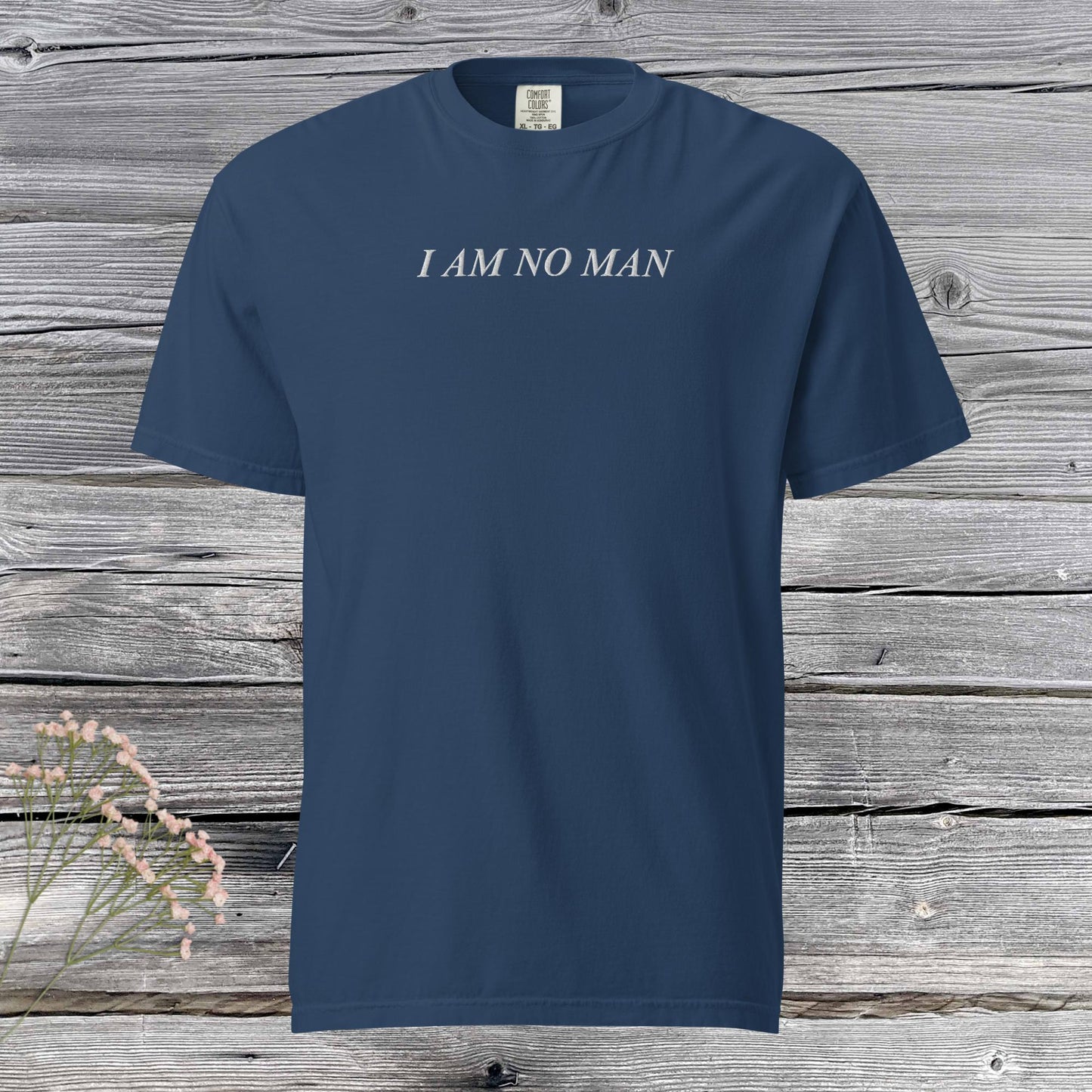 I AM NO MAN | t-shirt