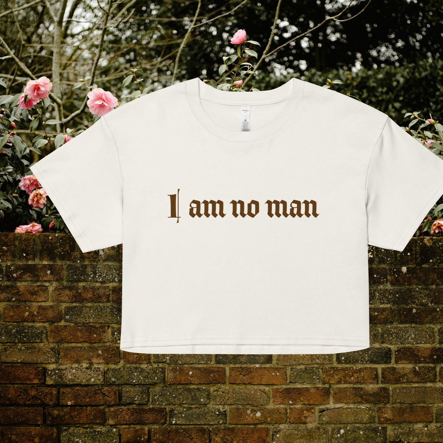 I AM NO MAN | crop top